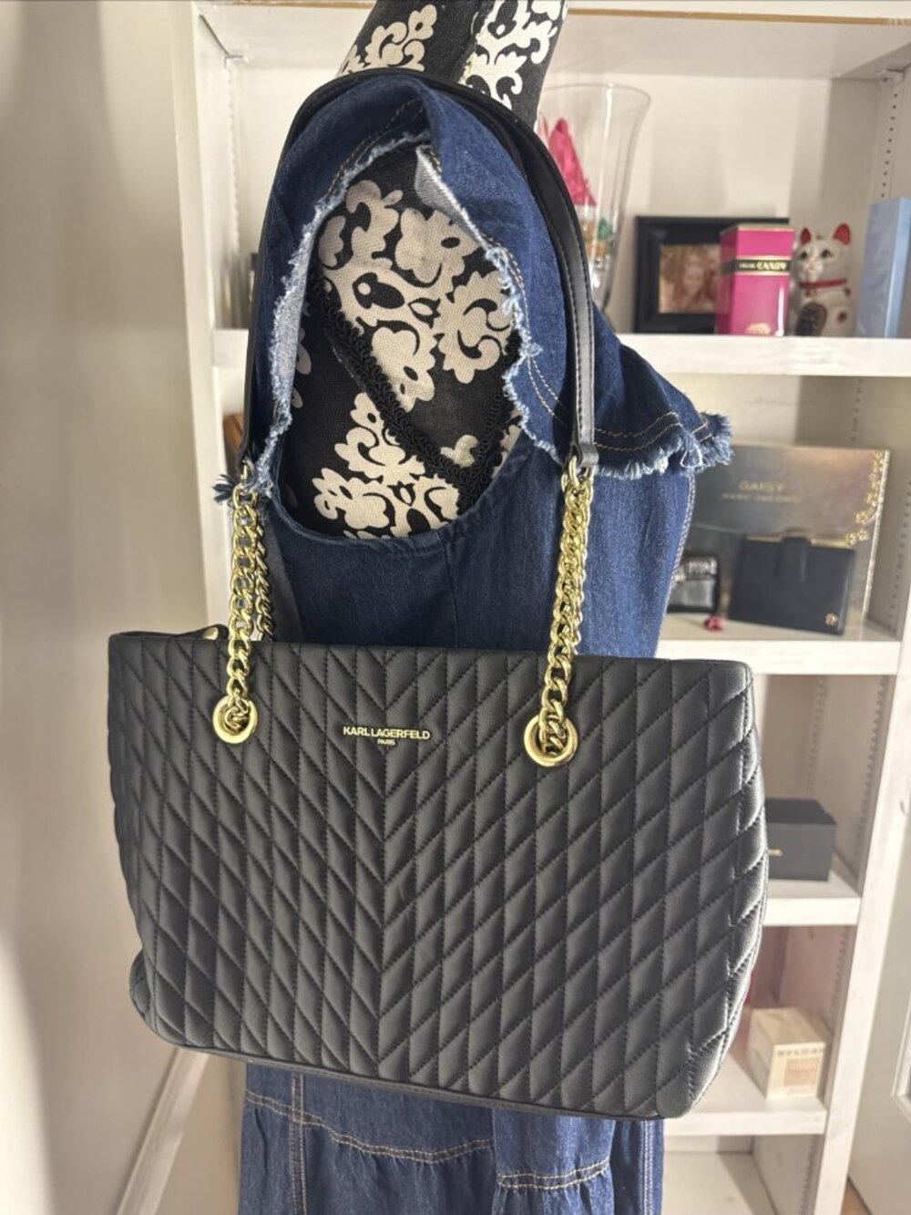 KARL LAGERFELD Paris Womens Karolina Tote Bag Black/Gold Chain Quilted Logo Nice